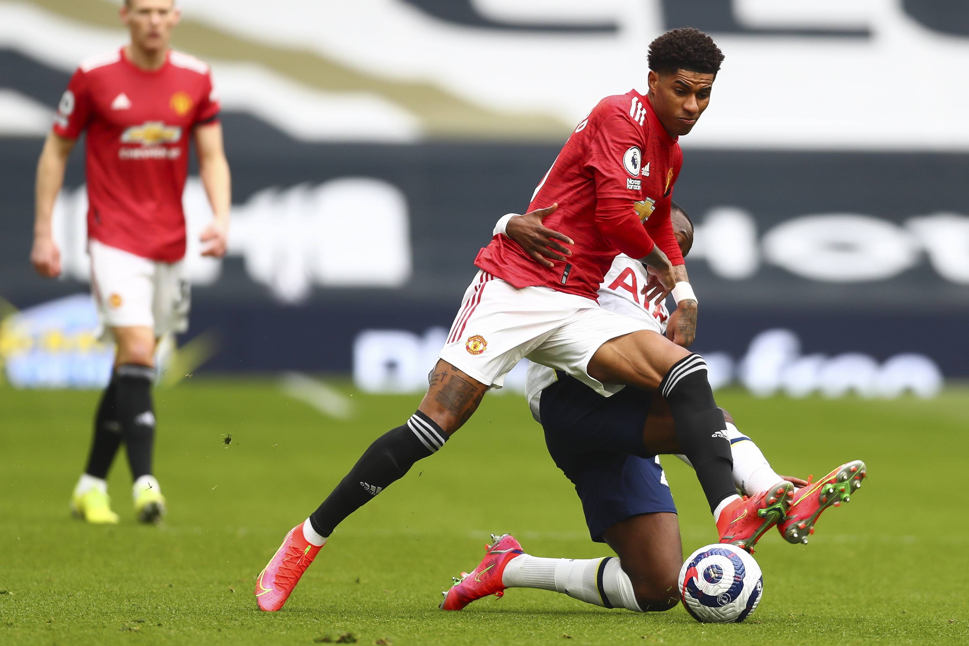 队始终保持 队始终保持